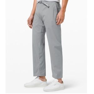 Lulúlemon Relaxed Fit Belted Stretch Pant